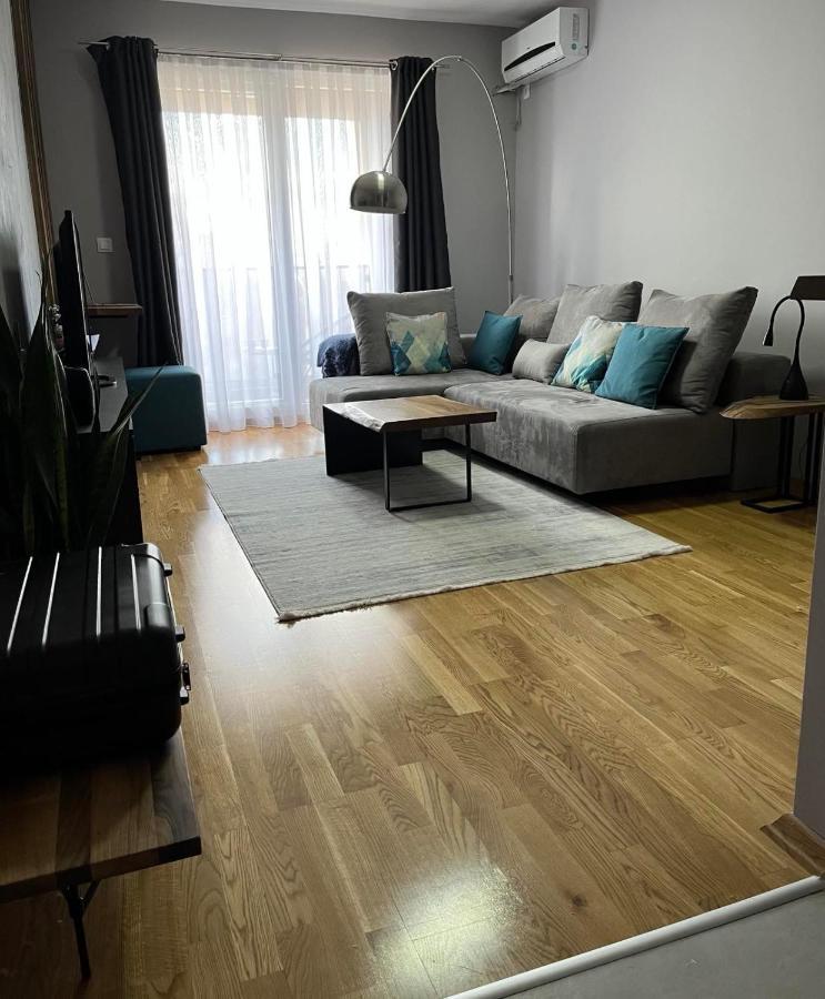 Porta Leks Apartment, Self Check-In, Own Parking Skopje Buitenkant foto