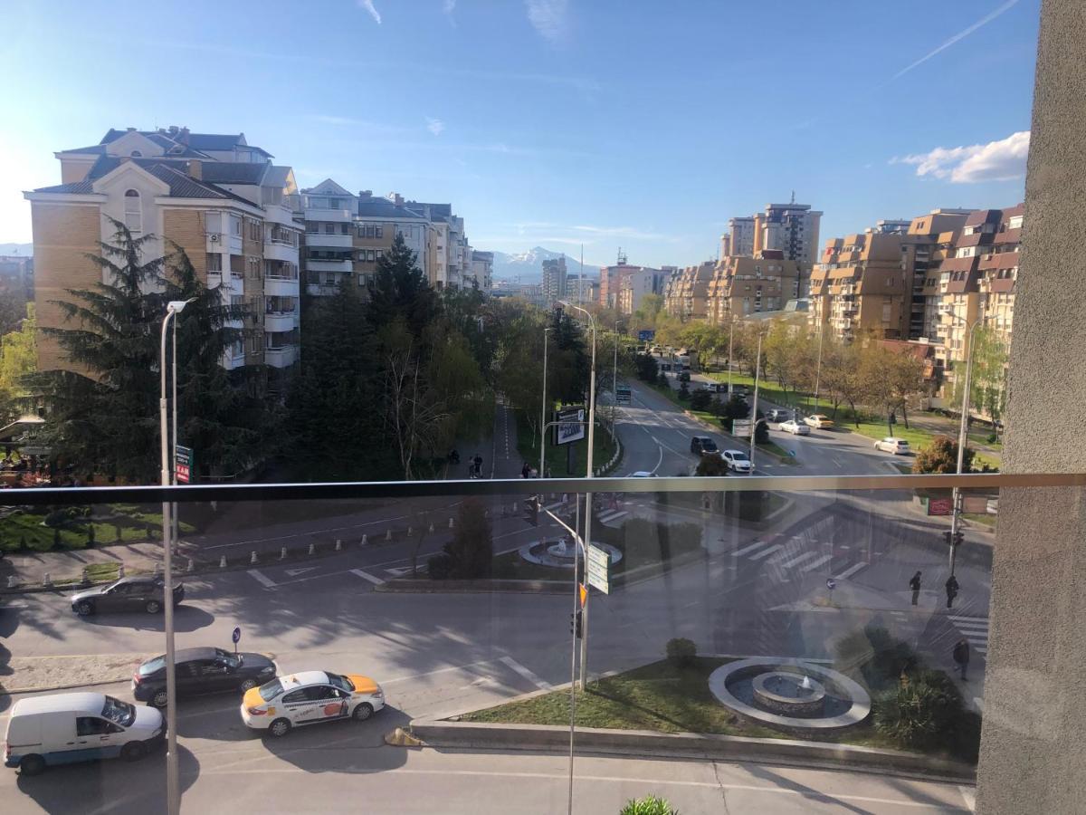 Porta Leks Apartment, Self Check-In, Own Parking Skopje Buitenkant foto